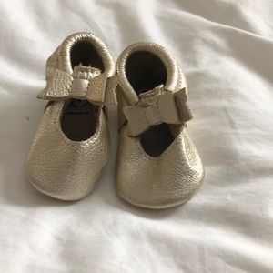 Freshly picked Platinum Bow ballet flat size 4